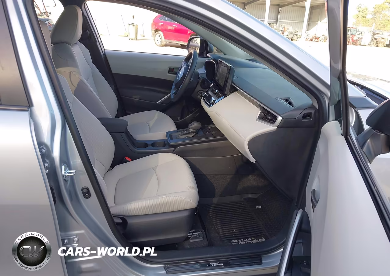 2026 Toyota Corolla Cross L VIN:7MUAAABG8TV175637 - 5