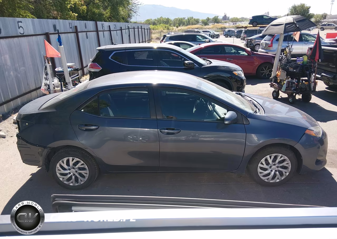 2019 Toyota Corolla Le VIN:5YFBURHE9KP887799 - 13
