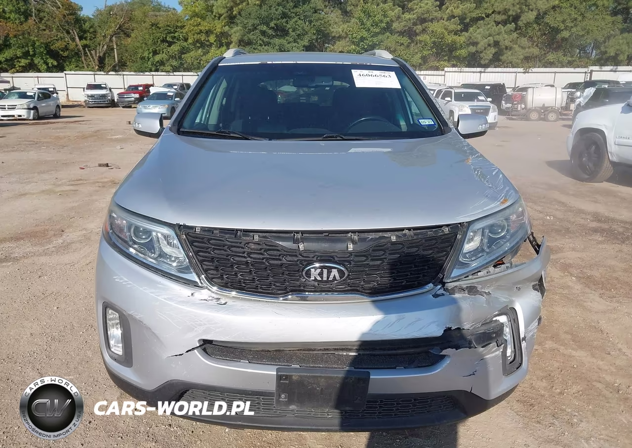 2015 Kia Sorento Lx VIN:5XYKT3A65FG584175 - 12