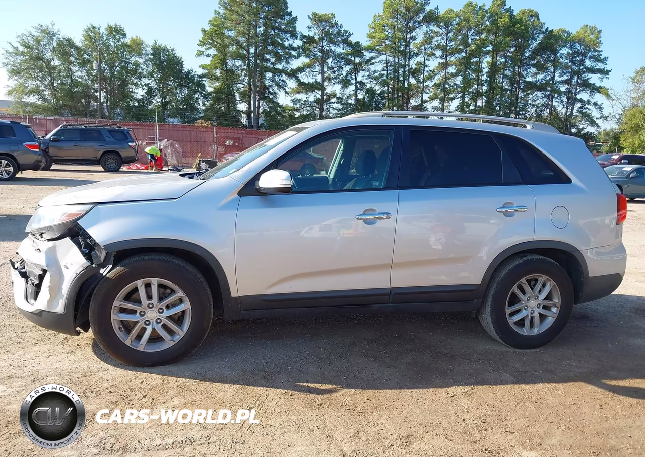 2015 Kia Sorento Lx VIN:5XYKT3A65FG584175 - 14
