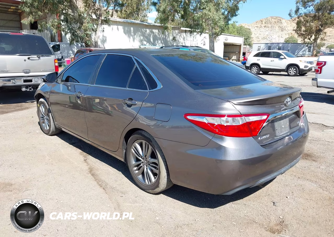 2017 Toyota Camry Se VIN:4T1BF1FK7HU352840 - 3