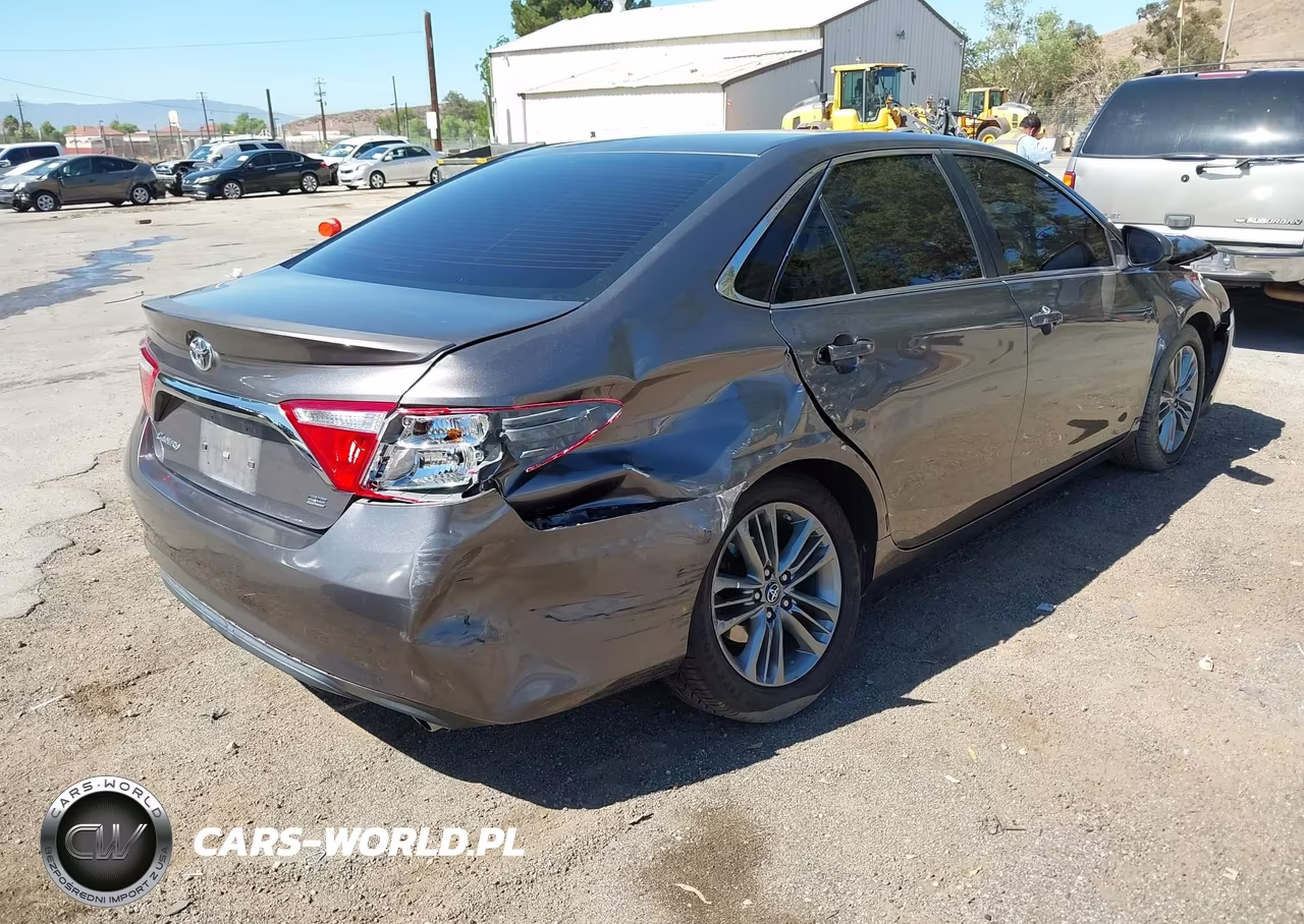 2017 Toyota Camry Se VIN:4T1BF1FK7HU352840 - 4
