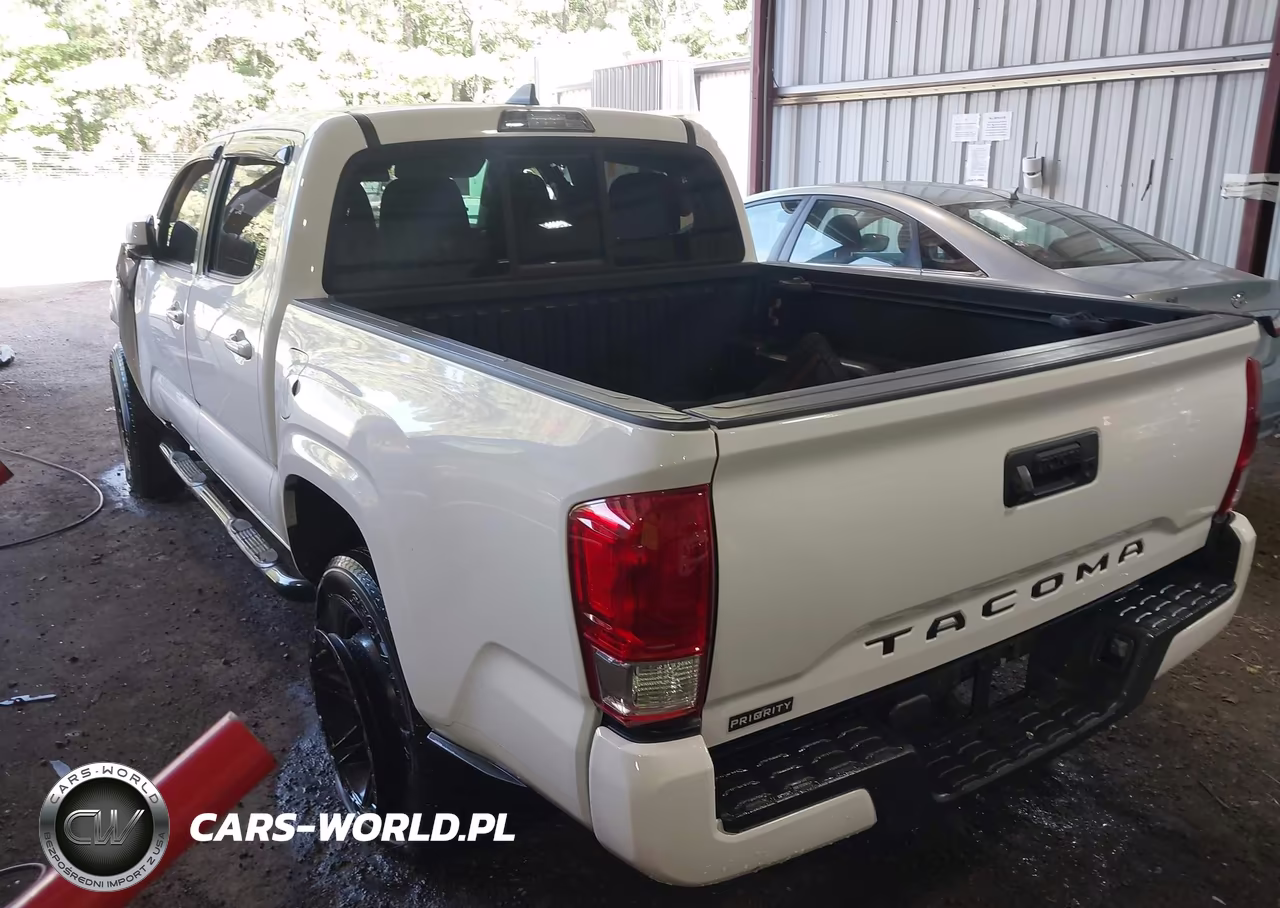 2017 Toyota Tacoma Sr VIN:5TFAX5GN6HX103179 - 3