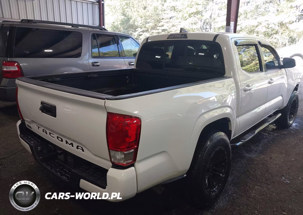 2017 Toyota Tacoma Sr VIN:5TFAX5GN6HX103179 - 4