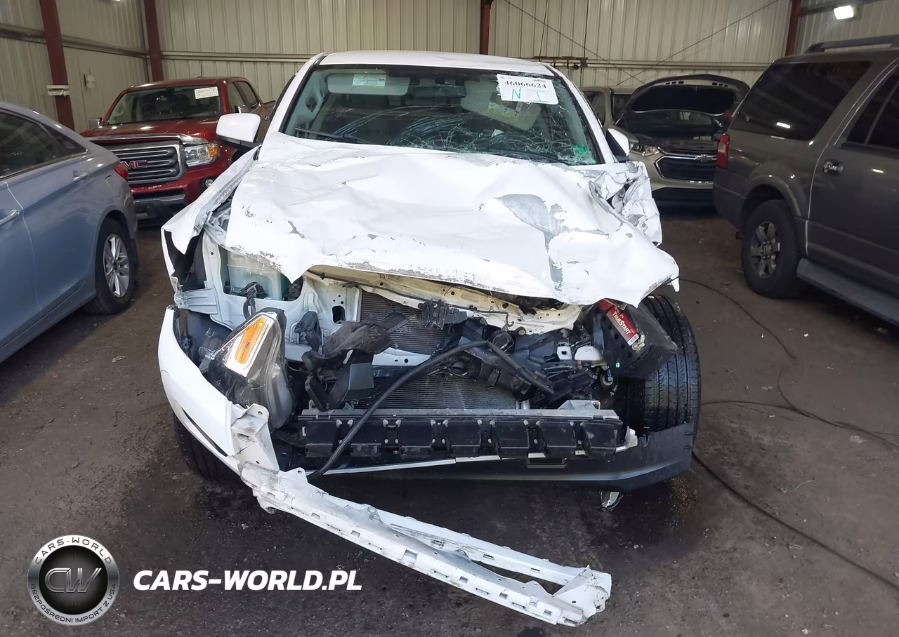 2017 Toyota Tacoma Sr VIN:5TFAX5GN6HX103179 - 6