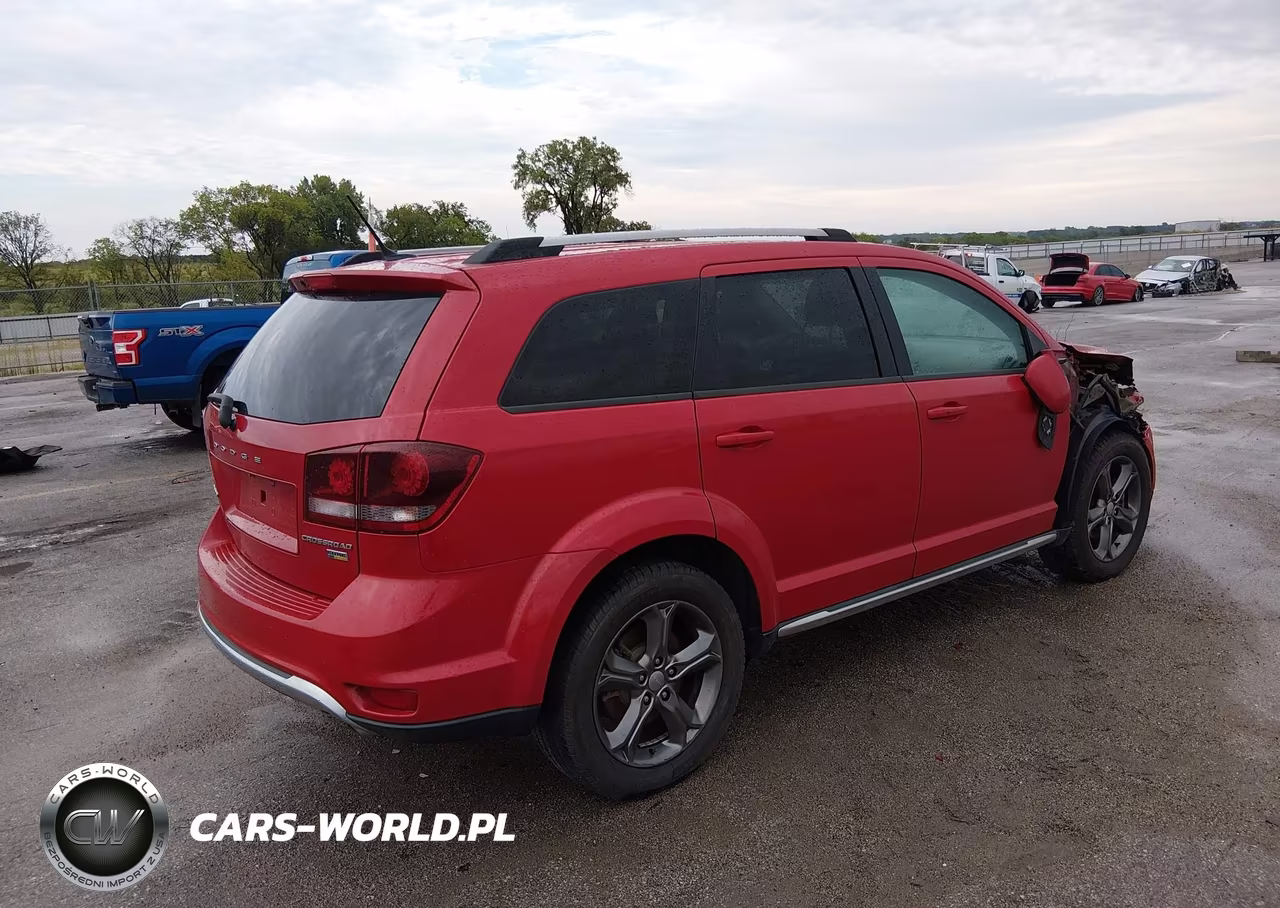 2017 Dodge Journey Crossroad Plus VIN:3C4PDCGG0HT532953 - 4