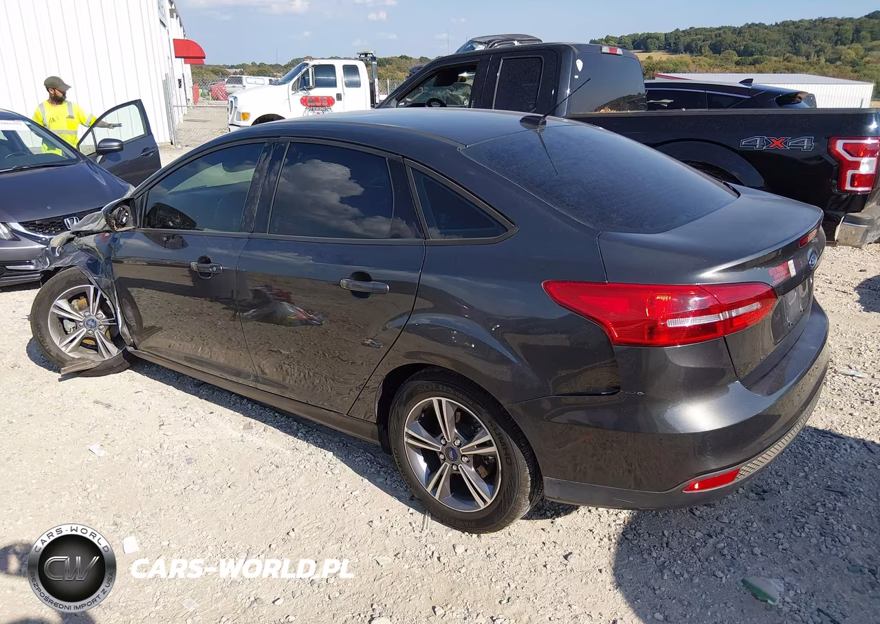 2017 Ford Focus Se VIN:1FADP3FE9HL257689 - 3