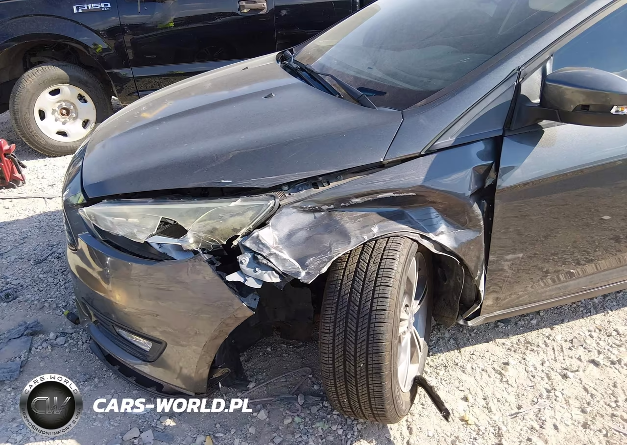 2017 Ford Focus Se VIN:1FADP3FE9HL257689 - 6