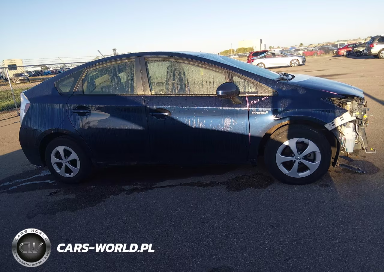 2015 Toyota Prius Two VIN:JTDKN3DU7F0428973 - 13