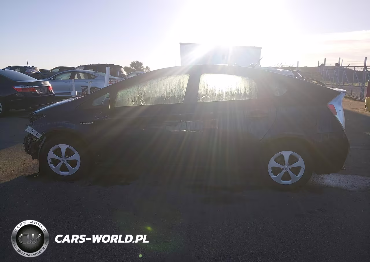 2015 Toyota Prius Two VIN:JTDKN3DU7F0428973 - 14