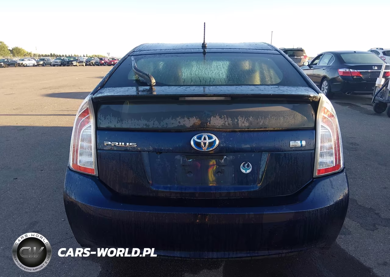 2015 Toyota Prius Two VIN:JTDKN3DU7F0428973 - 16
