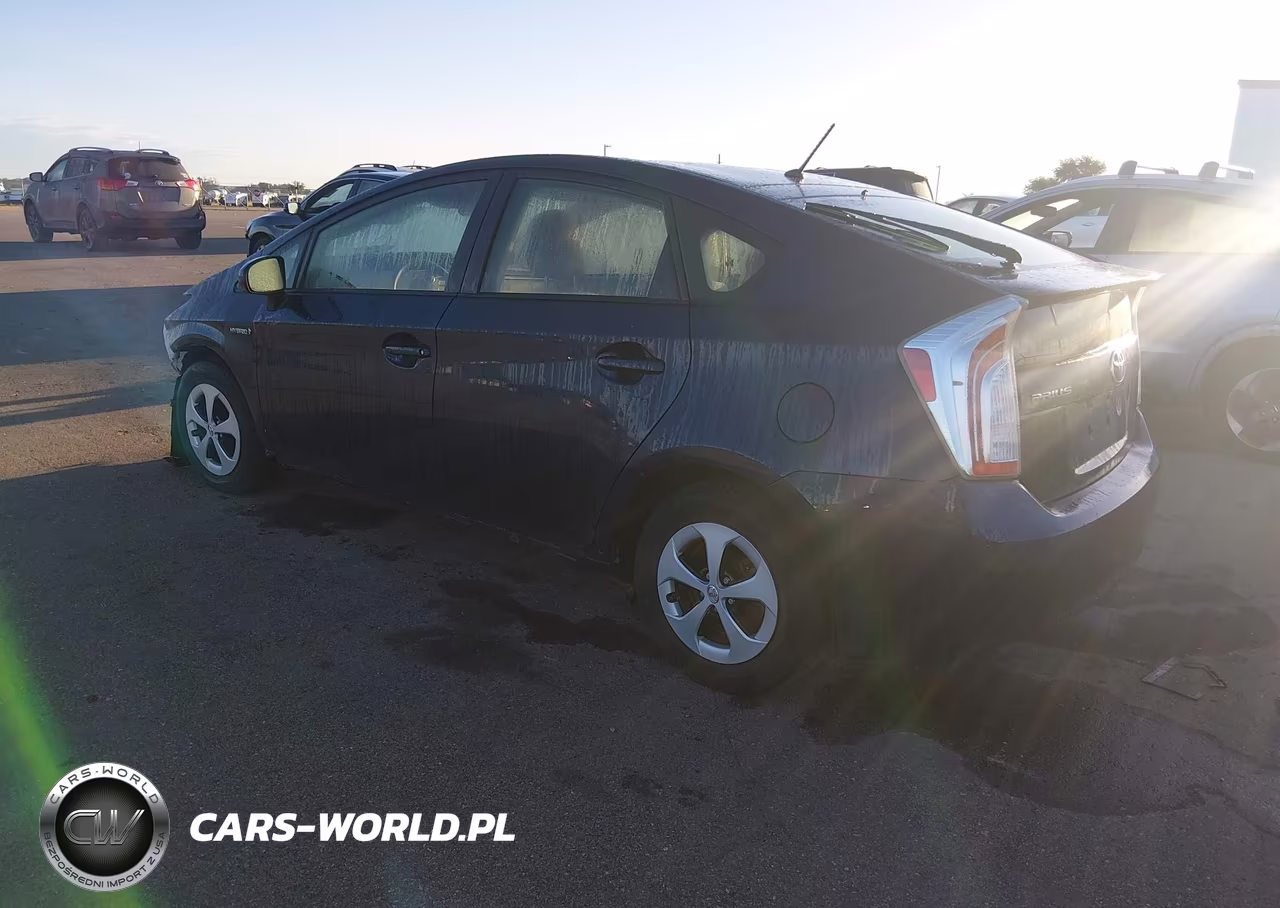 2015 Toyota Prius Two VIN:JTDKN3DU7F0428973 - 3