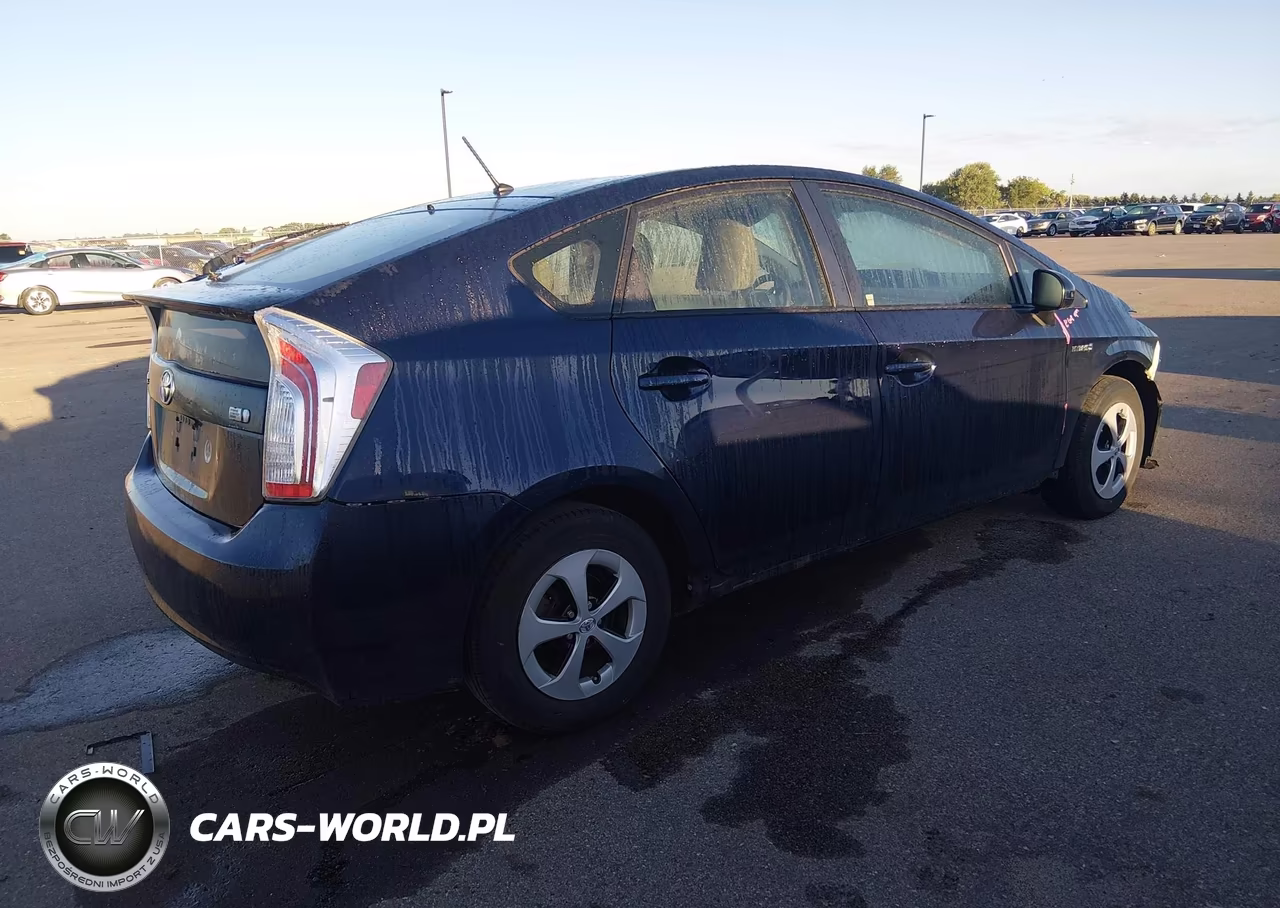 2015 Toyota Prius Two VIN:JTDKN3DU7F0428973 - 4