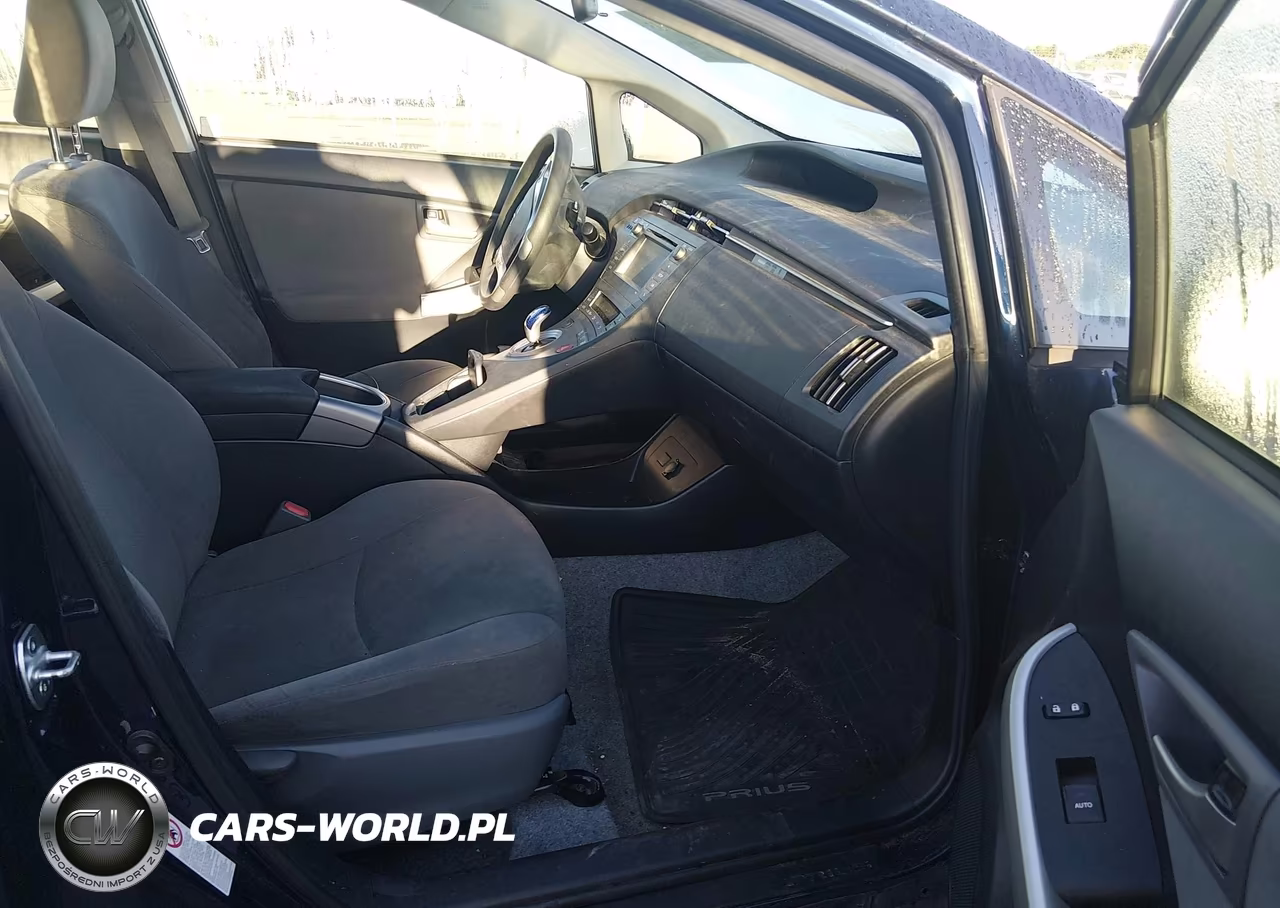 2015 Toyota Prius Two VIN:JTDKN3DU7F0428973 - 5