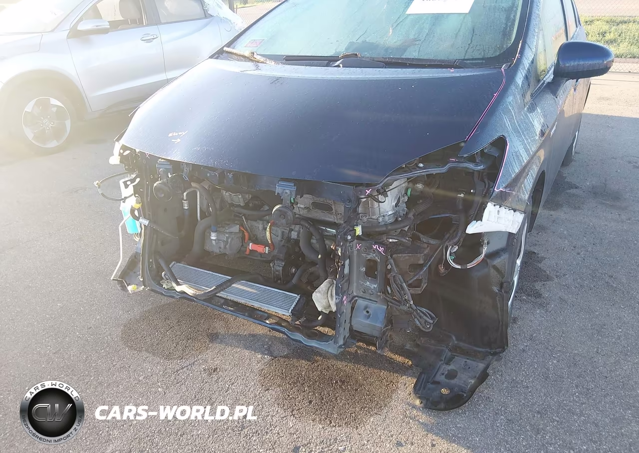 2015 Toyota Prius Two VIN:JTDKN3DU7F0428973 - 6