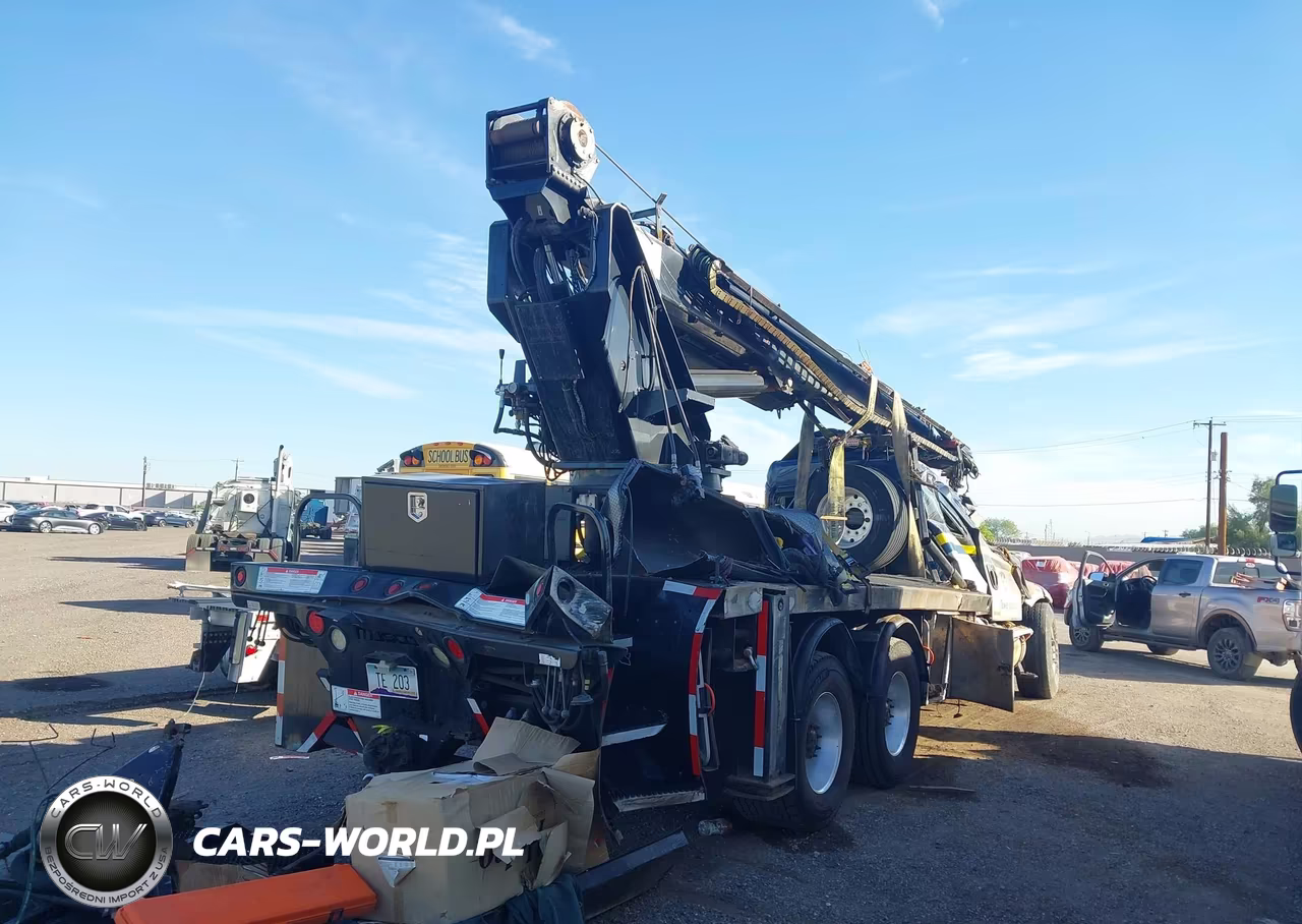2008 Freightliner M2 112 Medium Duty VIN:1FVHC5CVX8HZ50348 - 4