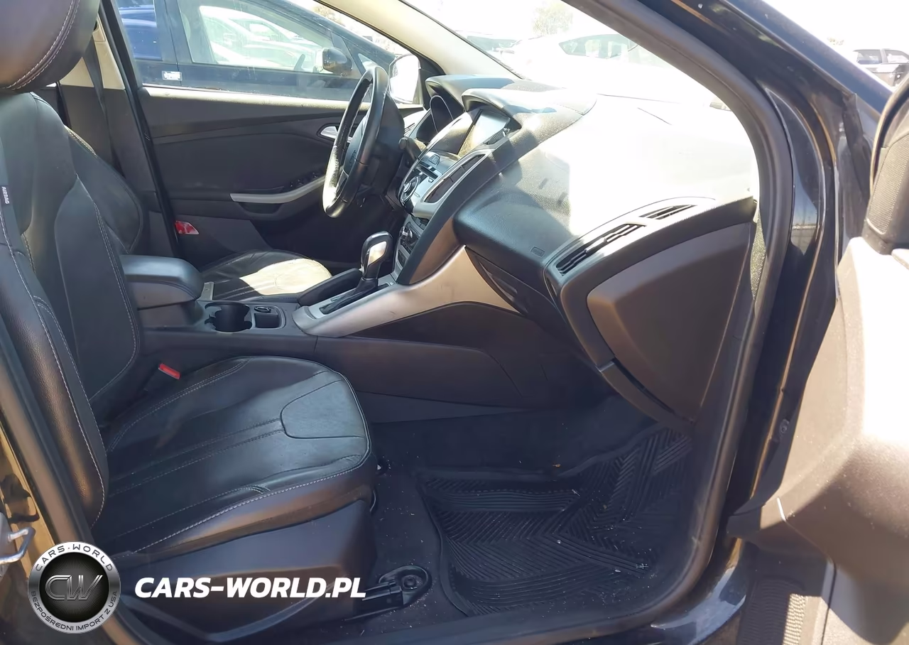 2014 Ford Focus Se VIN:1FADP3F27EL252444 - 5