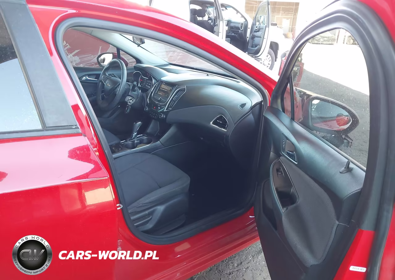 2019 Chevrolet Cruze Diesel VIN:1G1BJ5SM1K7103952 - 5