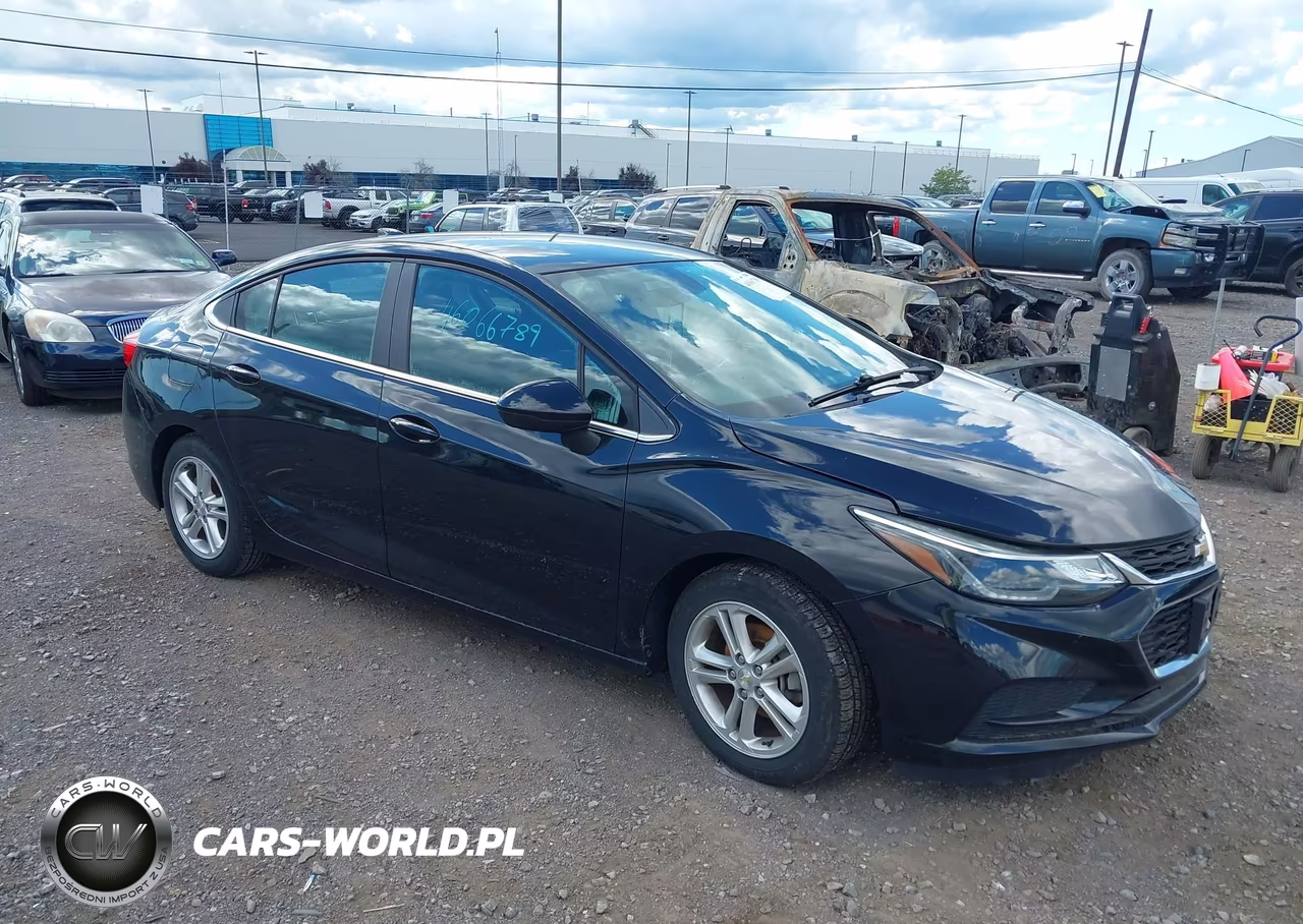 2017 Chevrolet Cruze Lt Auto – zdjęcie 1 z 17