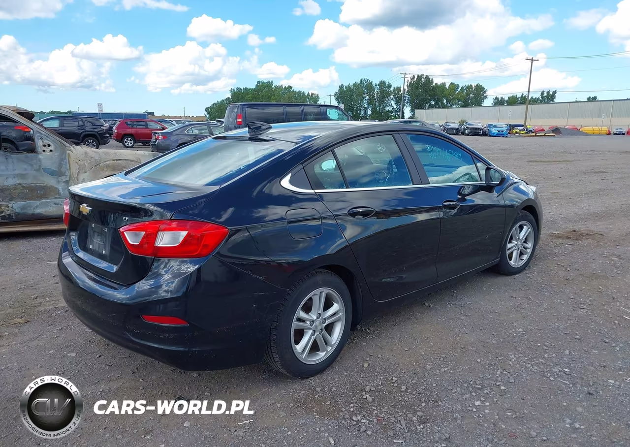 2017 Chevrolet Cruze Lt Auto VIN:1G1BE5SM6H7256324 - 4