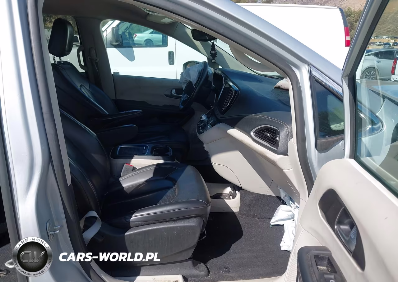 2023 Chrysler Pacifica Touring L VIN:2C4RC1BG2PR531537 - 5