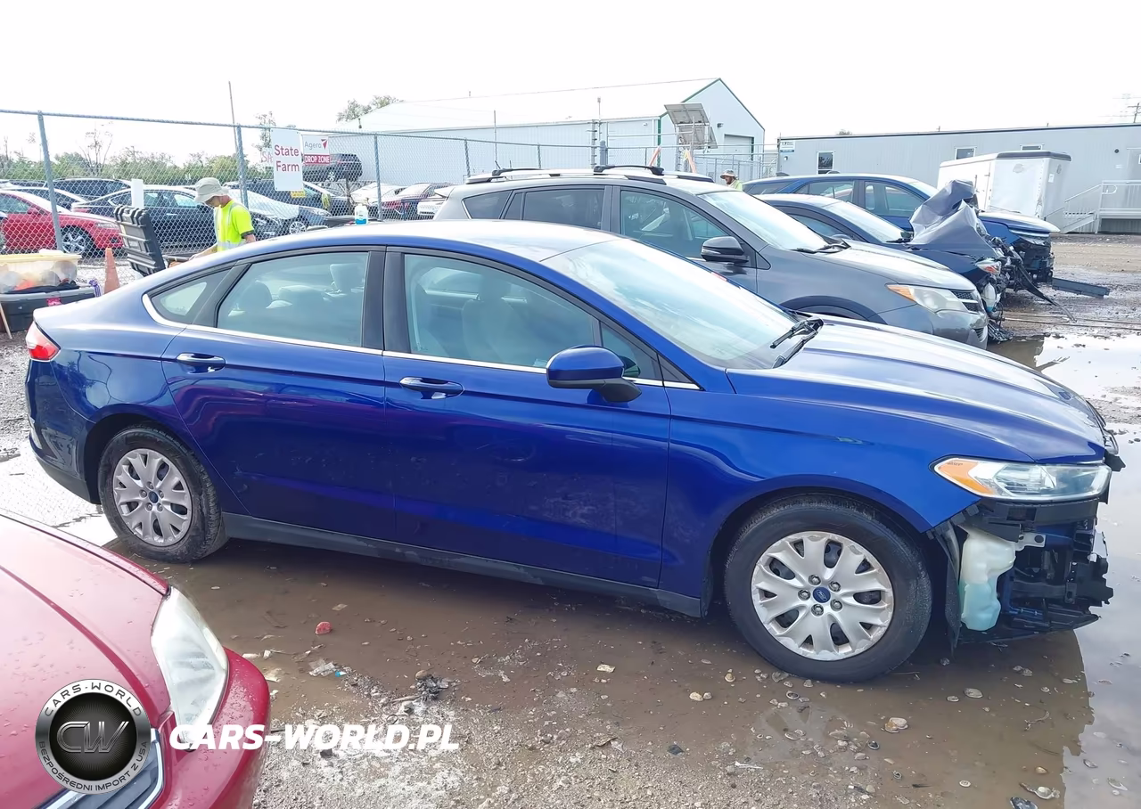 2013 Ford Fusion S VIN:3FA6P0G7XDR358341 - 13