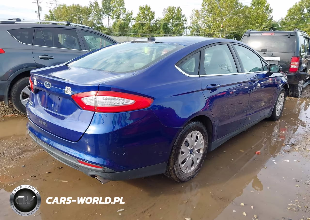 2013 Ford Fusion S VIN:3FA6P0G7XDR358341 - 4