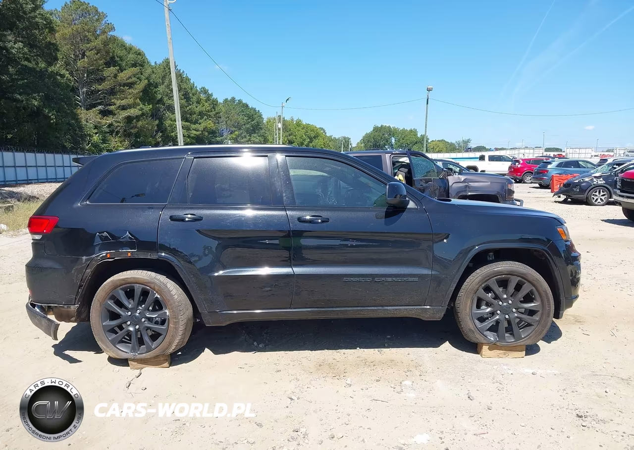 2019 Jeep Grand Cherokee Altitude 4X2 VIN:1C4RJEAG8KC614552 - 13