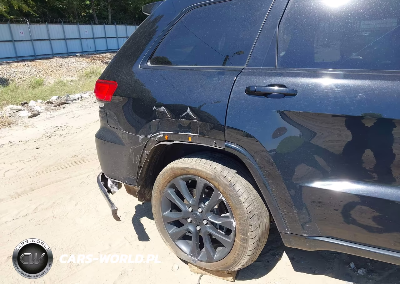 2019 Jeep Grand Cherokee Altitude 4X2 VIN:1C4RJEAG8KC614552 - 18