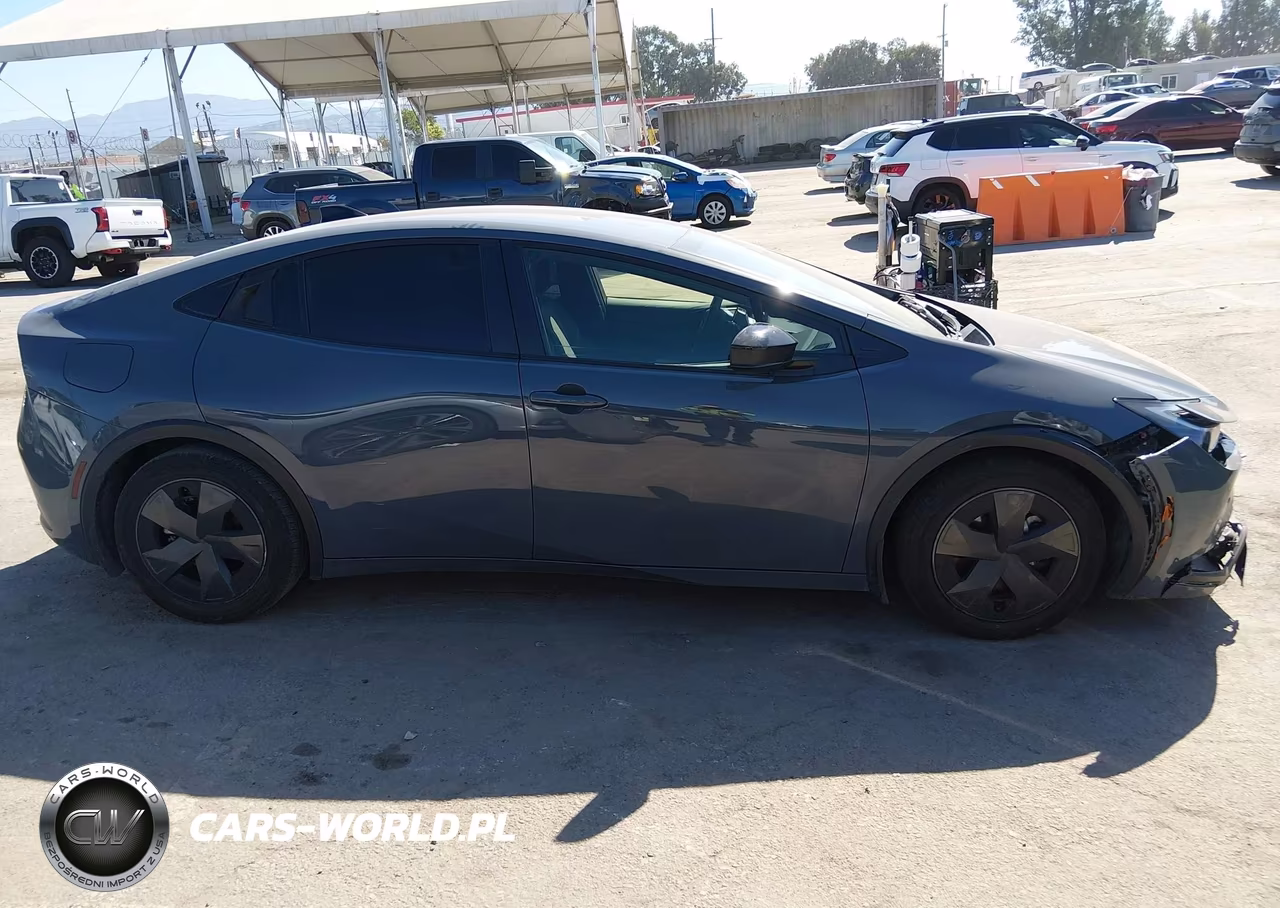 2026 Toyota Prius Plug-In Hybrid Se VIN:JTDACACU9T3056540 - 13