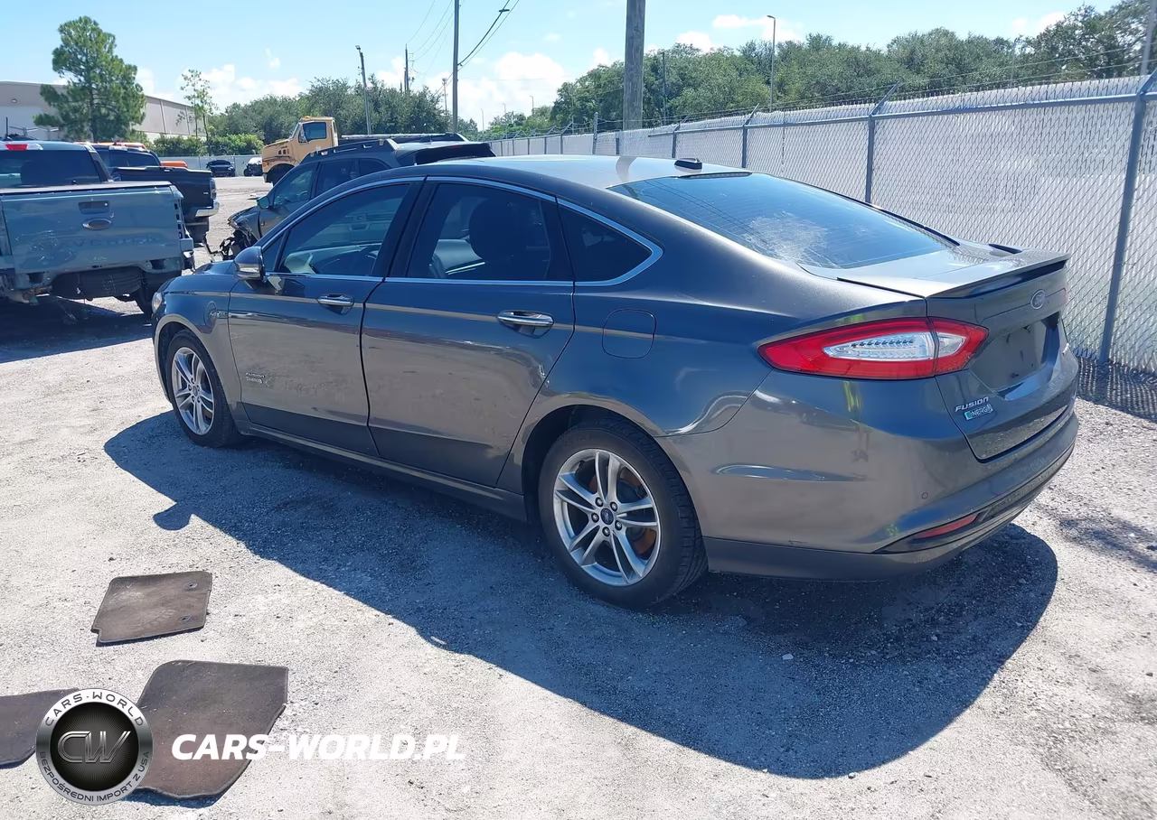 2015 Ford Fusion Energi Titanium VIN:3FA6P0SU7FR217145 - 3