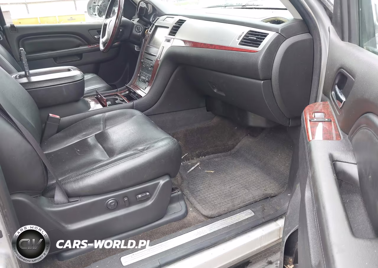 2014 Cadillac Escalade Luxury VIN:1GYS4BEF1ER209699 - 5