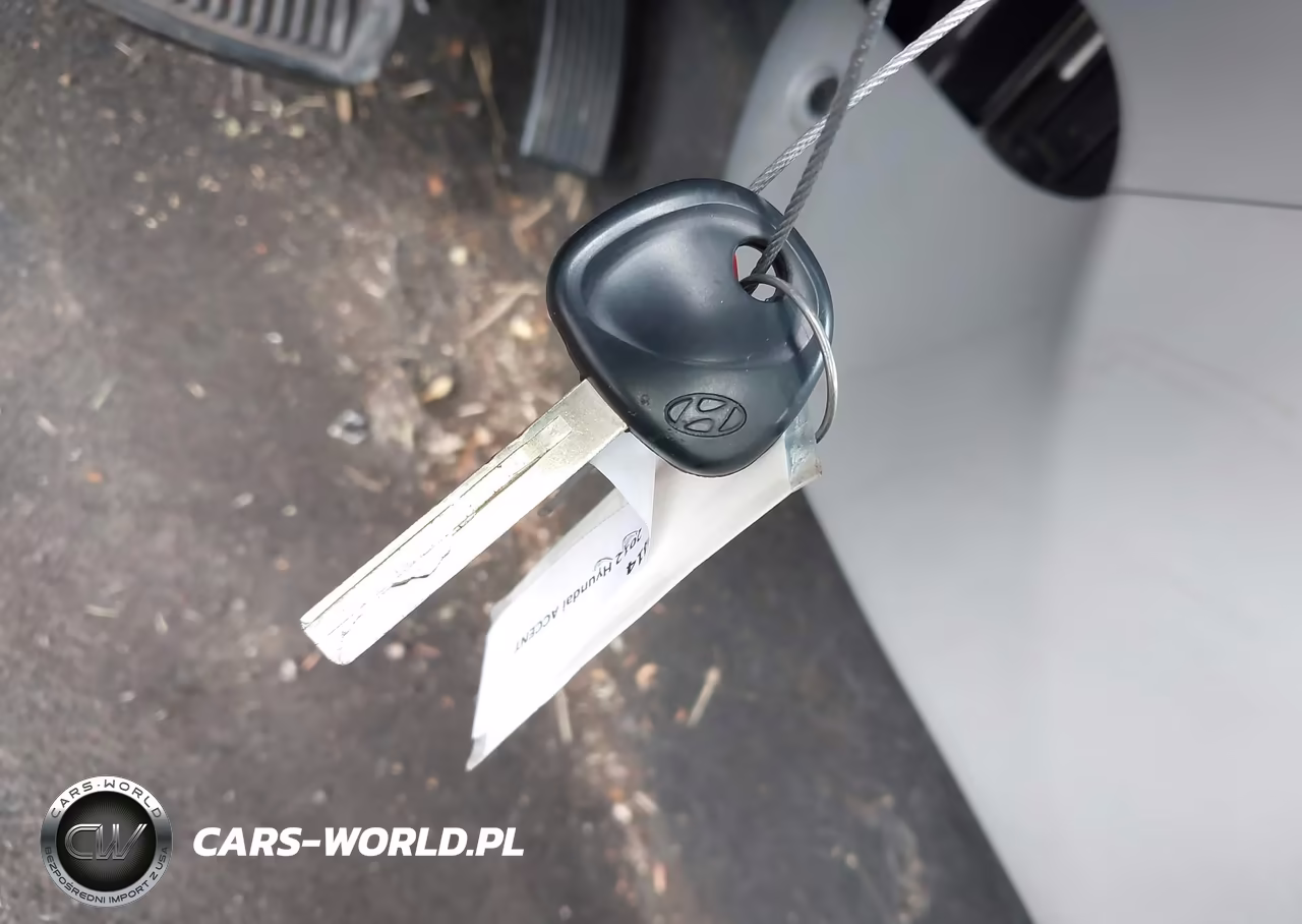 2012 Hyundai Accent Gls VIN:KMHCU4AE8CU247651 - 11