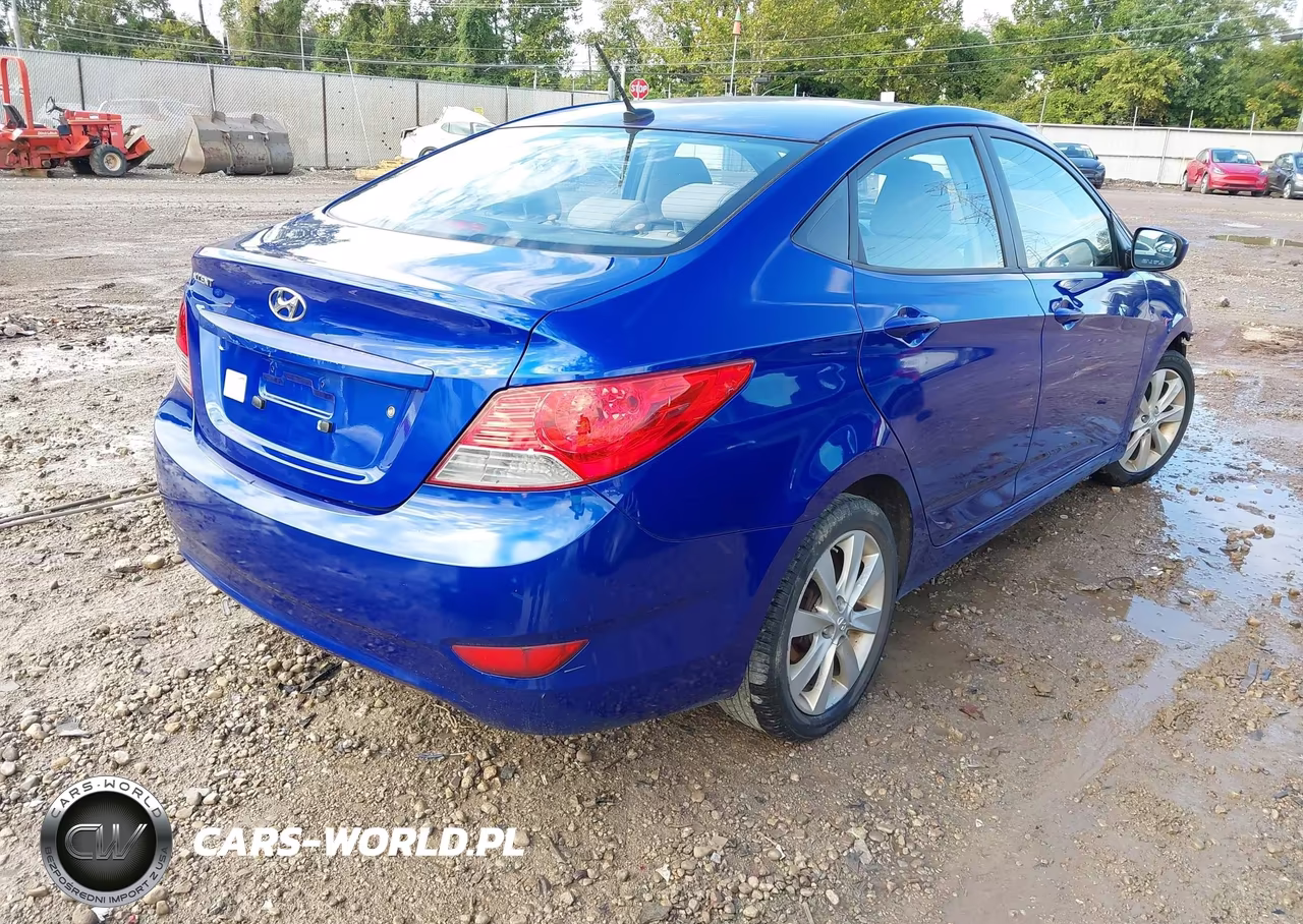 2012 Hyundai Accent Gls VIN:KMHCU4AE8CU247651 - 4