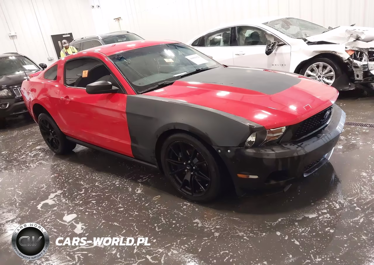 2010 Ford Mustang V6-V6 Premium