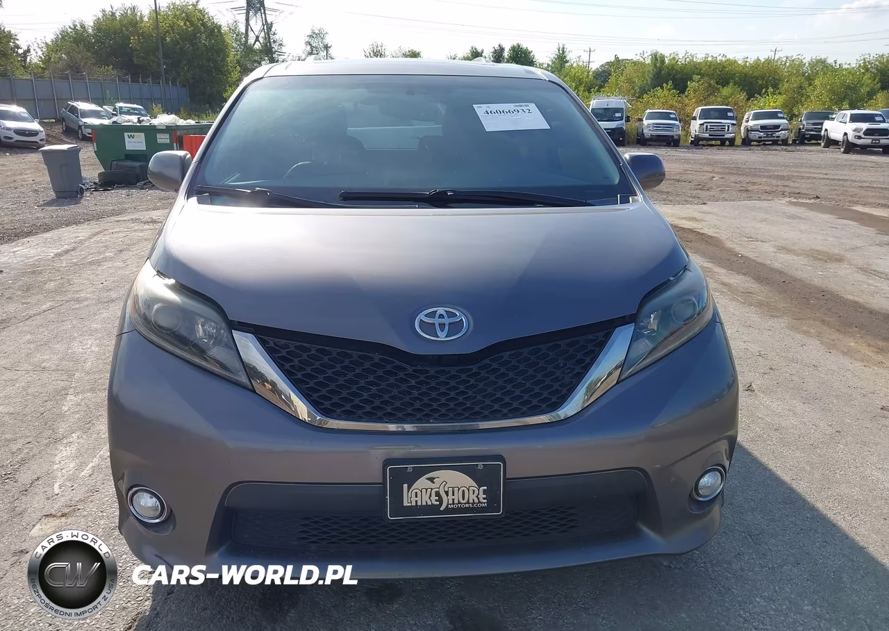 2015 Toyota Sienna Se 8 Passenger VIN:5TDXK3DC1FS527579 - 12