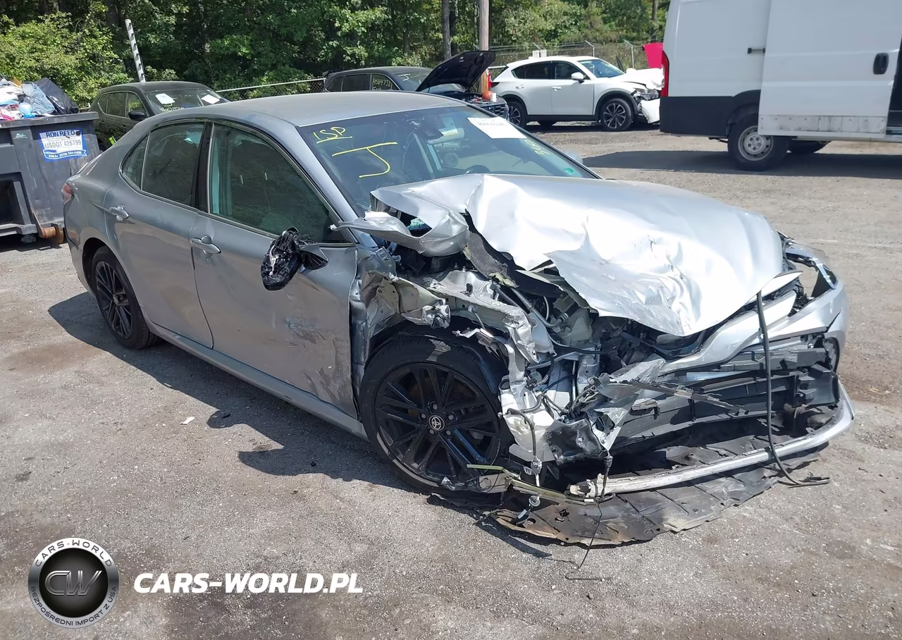 2020 Toyota Camry Xle Hybrid