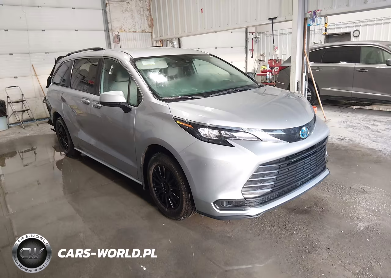 2025 Toyota Sienna Le