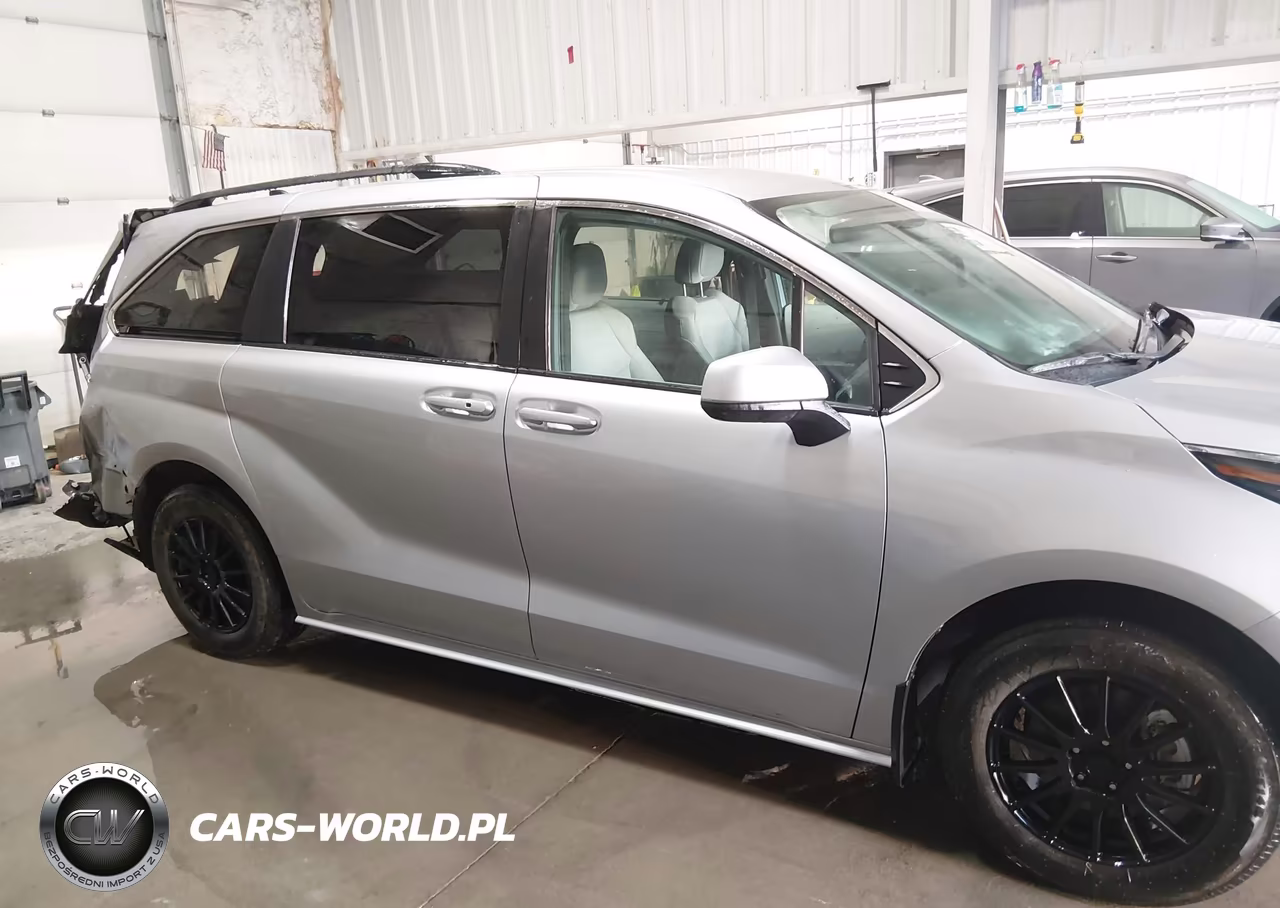 2025 Toyota Sienna Le VIN:5TDKSKFC9SS187061 - 13