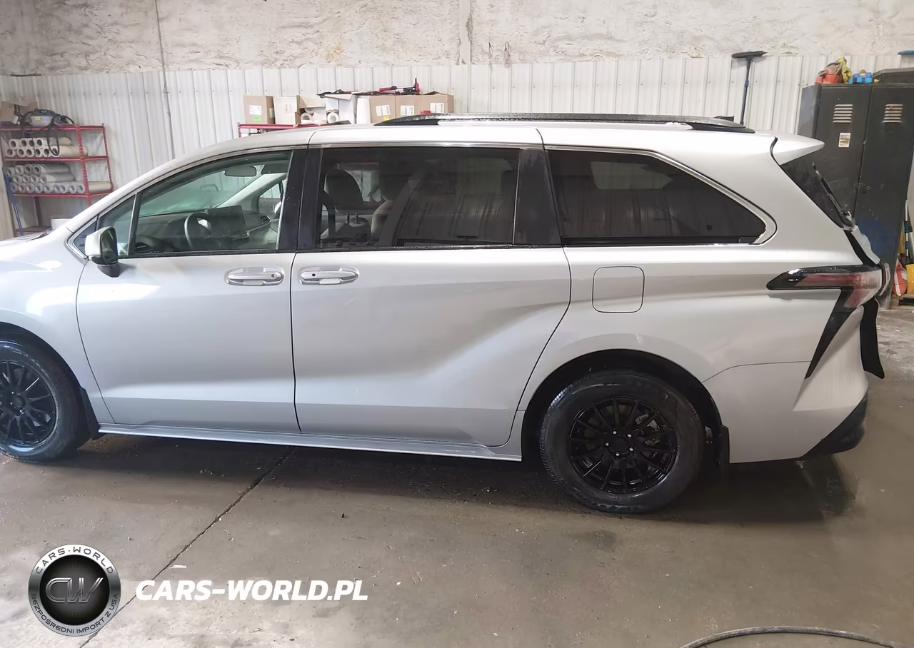 2025 Toyota Sienna Le VIN:5TDKSKFC9SS187061 - 14