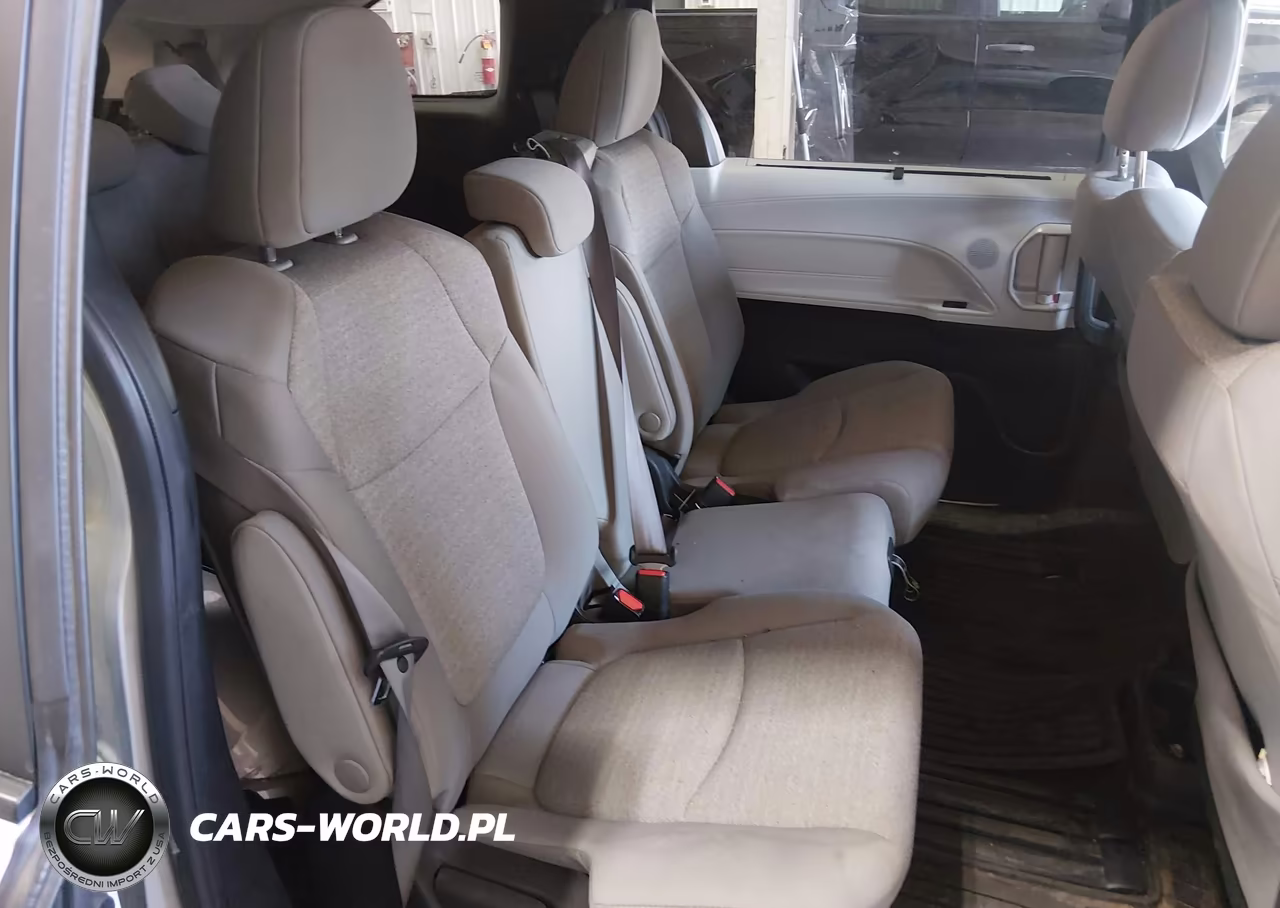 2025 Toyota Sienna Le VIN:5TDKSKFC9SS187061 - 17