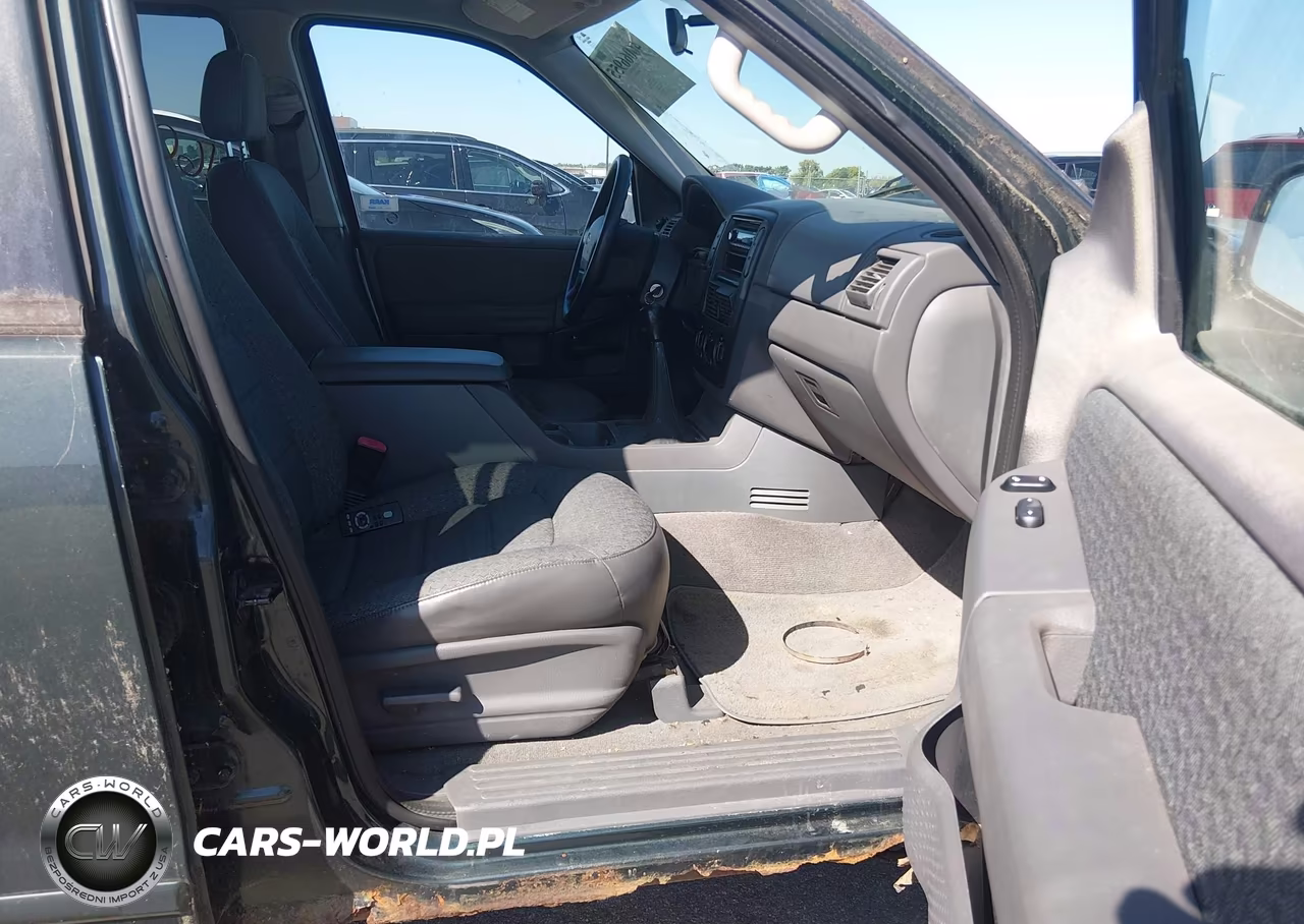 2002 Ford Explorer Xls VIN:1FMZU72E62ZC46686 - 5