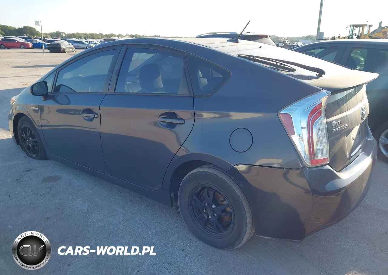 2013 Toyota Prius Three VIN:JTDKN3DU2D5572477 - 3