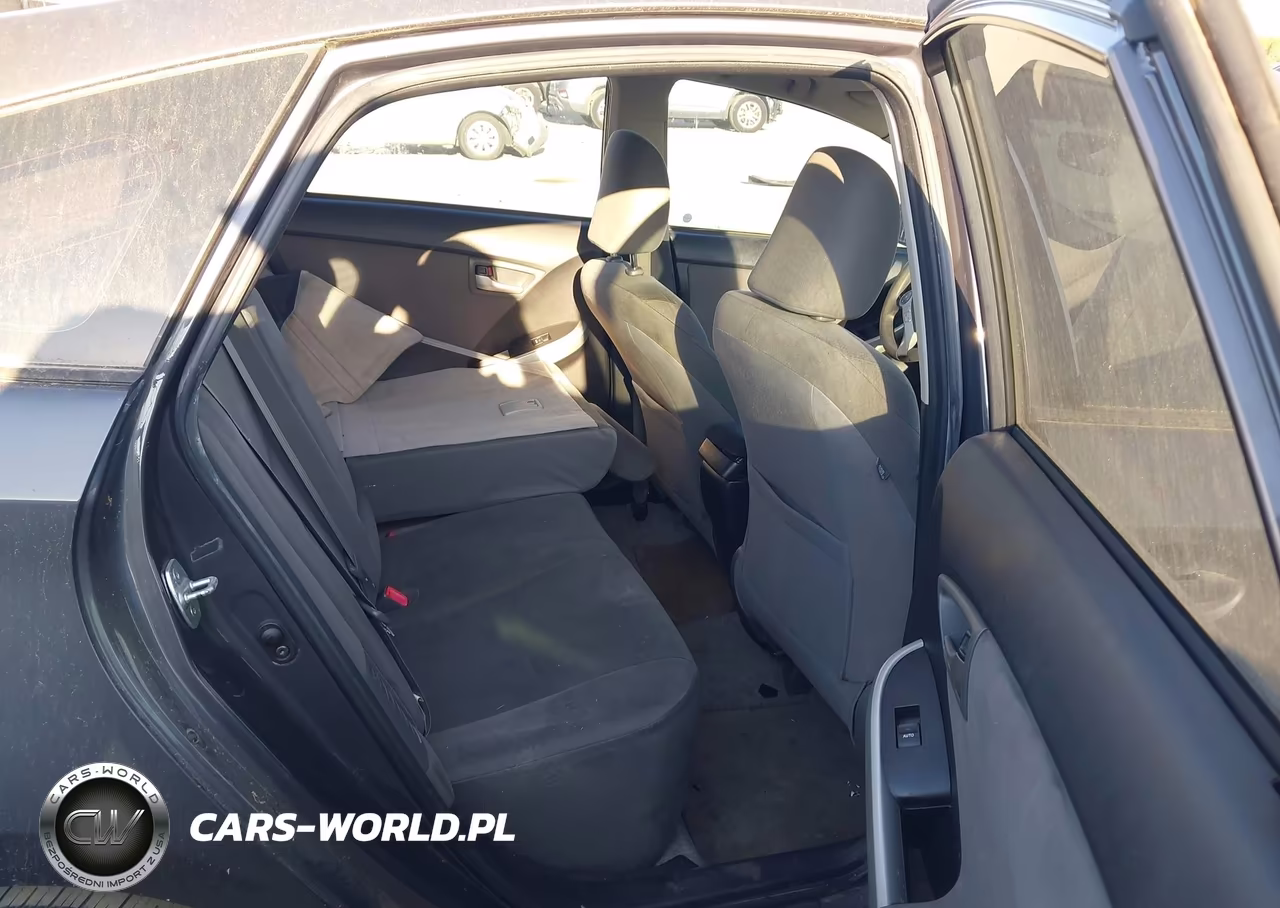 2013 Toyota Prius Three VIN:JTDKN3DU2D5572477 - 8