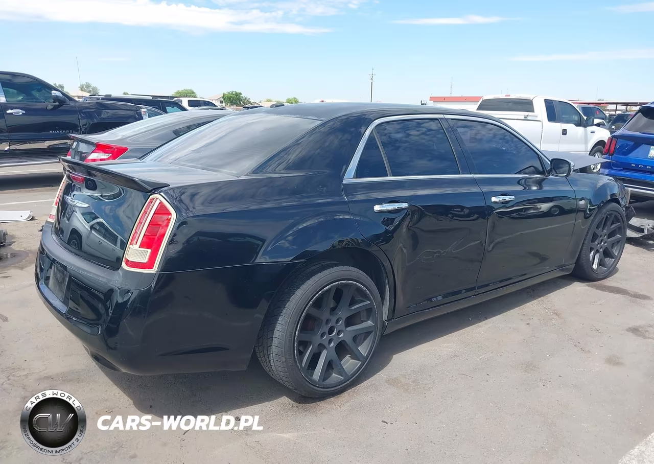2013 Chrysler 300C VIN:2C3CCAETXDH650392 - 4