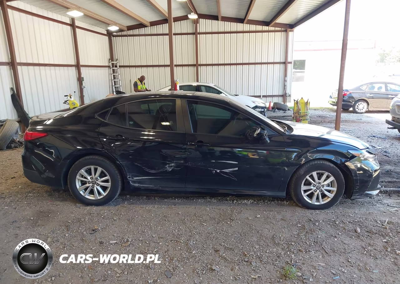 2025 Toyota Camry Le VIN:4T1DAACK9SU000166 - 13