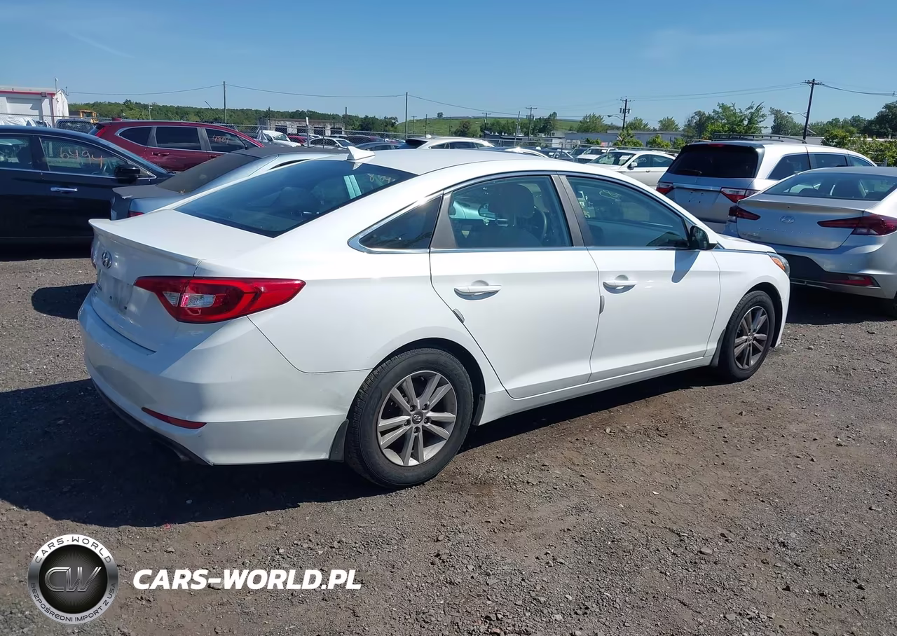 2015 Hyundai Sonata Se VIN:5NPE24AF4FH230310 - 4