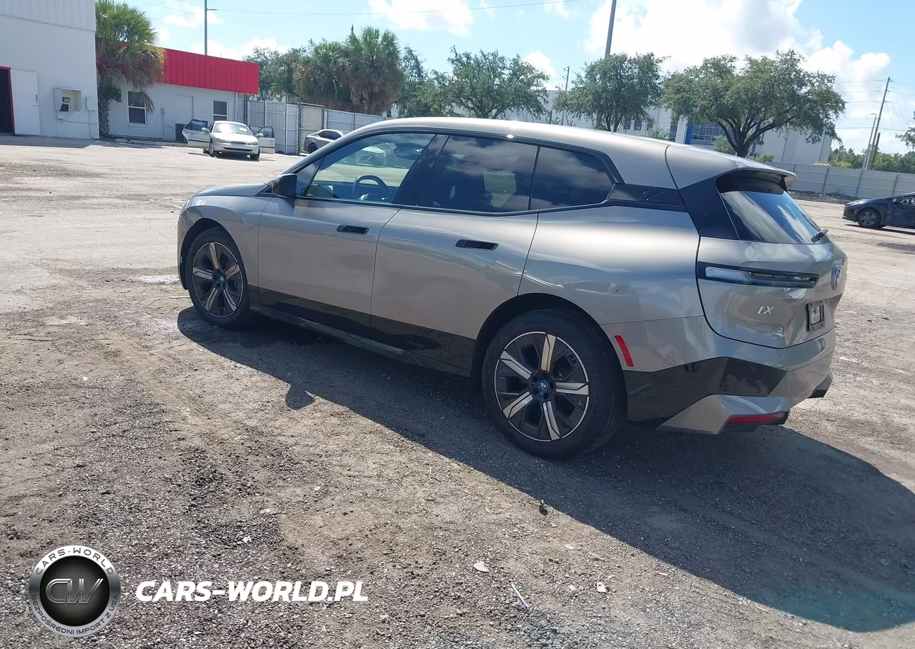 2024 BMW Ix xDrive50 VIN:WB523CF04RCP88295 - 3