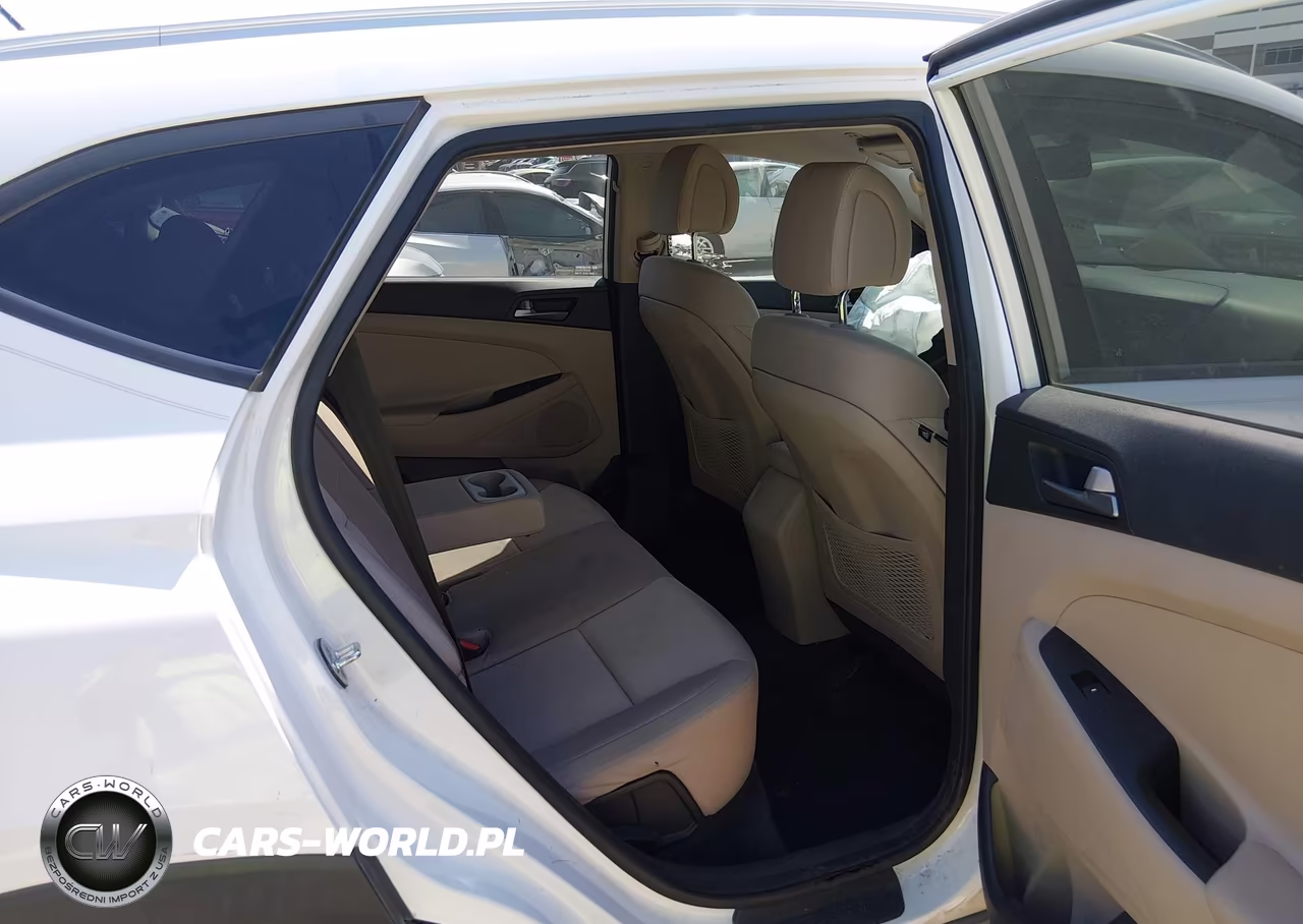 2017 Hyundai Tucson Se VIN:KM8J33A44HU575667 - 8