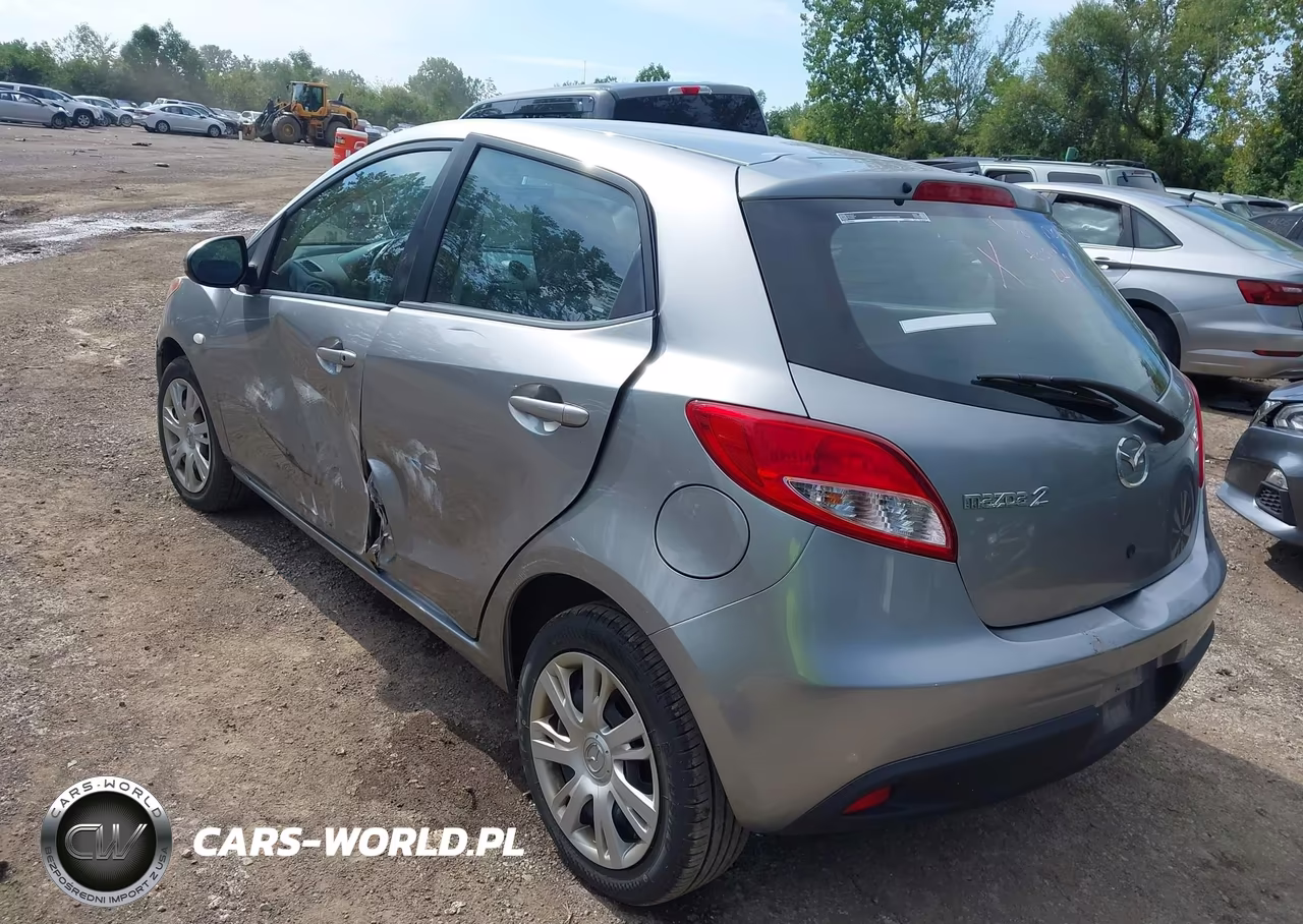 2014 Mazda Mazda2 Sport VIN:JM1DE1KY6E0183696 - 3